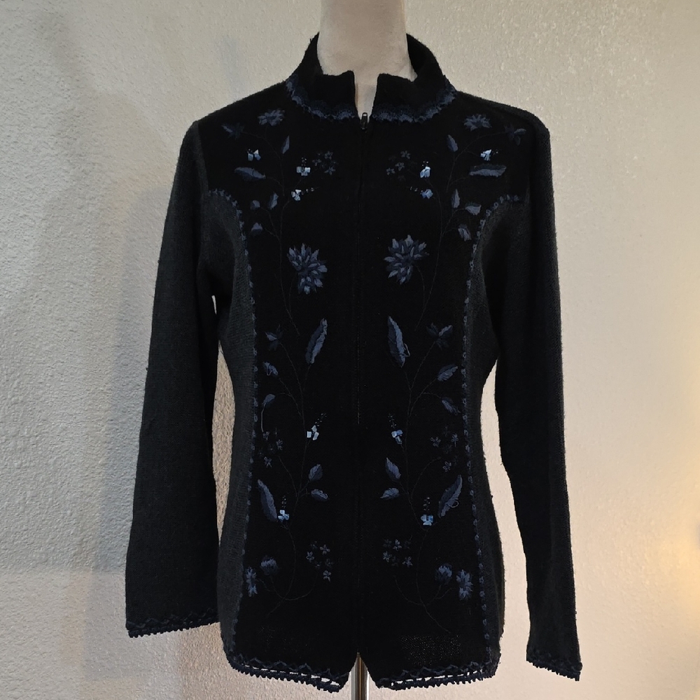 Vintage Peruvian Fashion Embroidered Black And Blue  Wool Sweater
